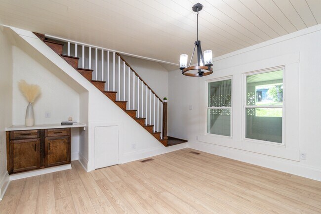 Building Photo - 9448 Lusk Rd