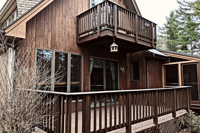 Building Photo - 66 Paquette Dr