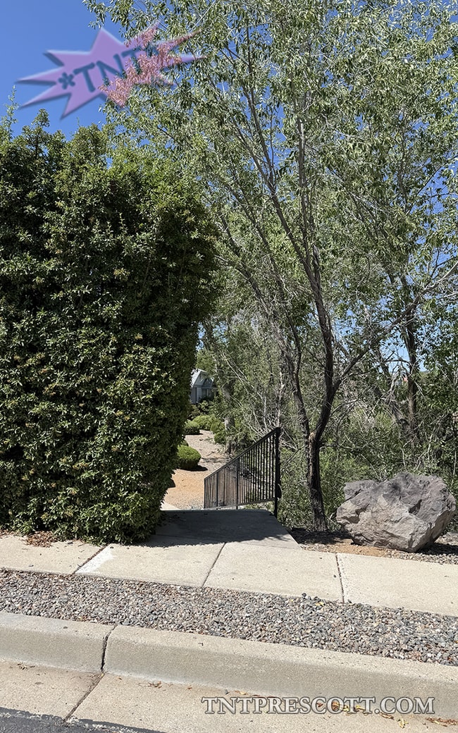 Building Photo - Condo in Montana Terrace HOA