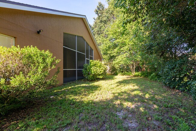 Building Photo - HEATHROW 3 BDRM HOME READY NOW!