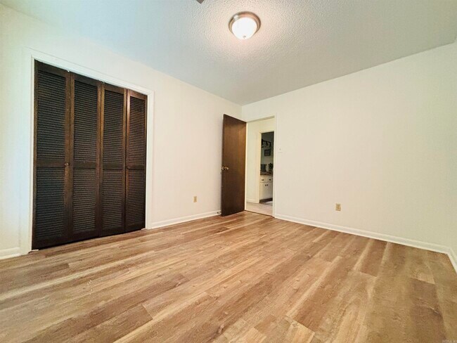 Building Photo - 816 Teresa Dr