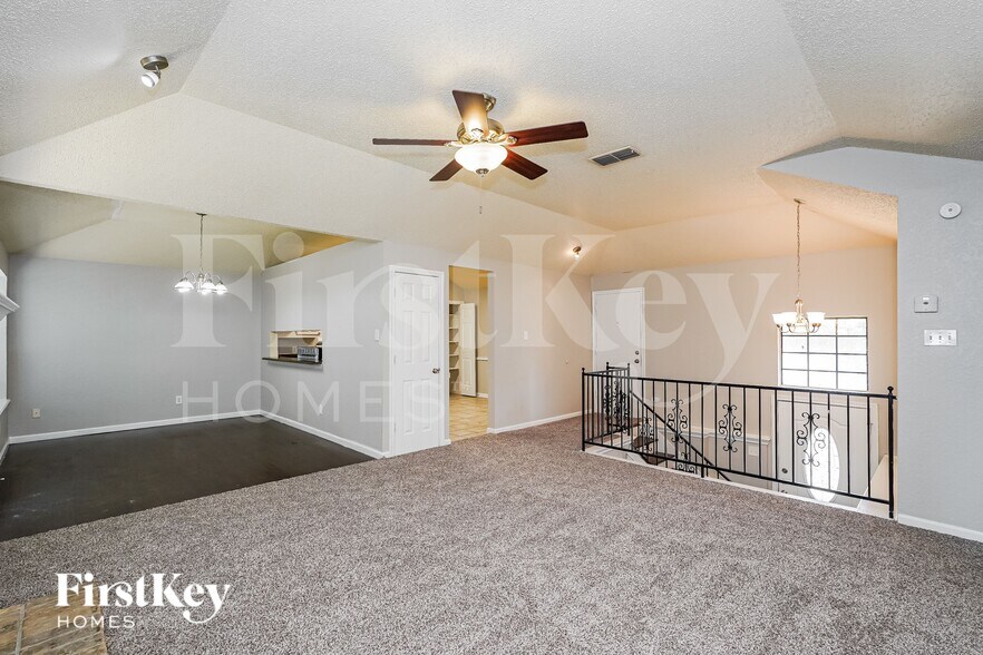Building Photo - 6476 Sudbury Way