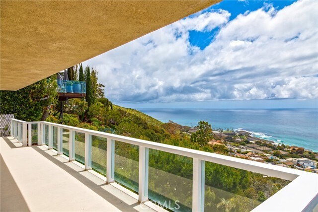 Building Photo - 575 Nyes Pl