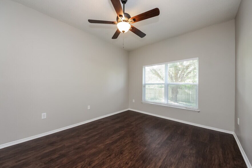 Building Photo - 1810 Meadow Pond Way