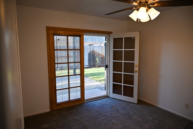 Master Bed - 881 W Rialto Ave