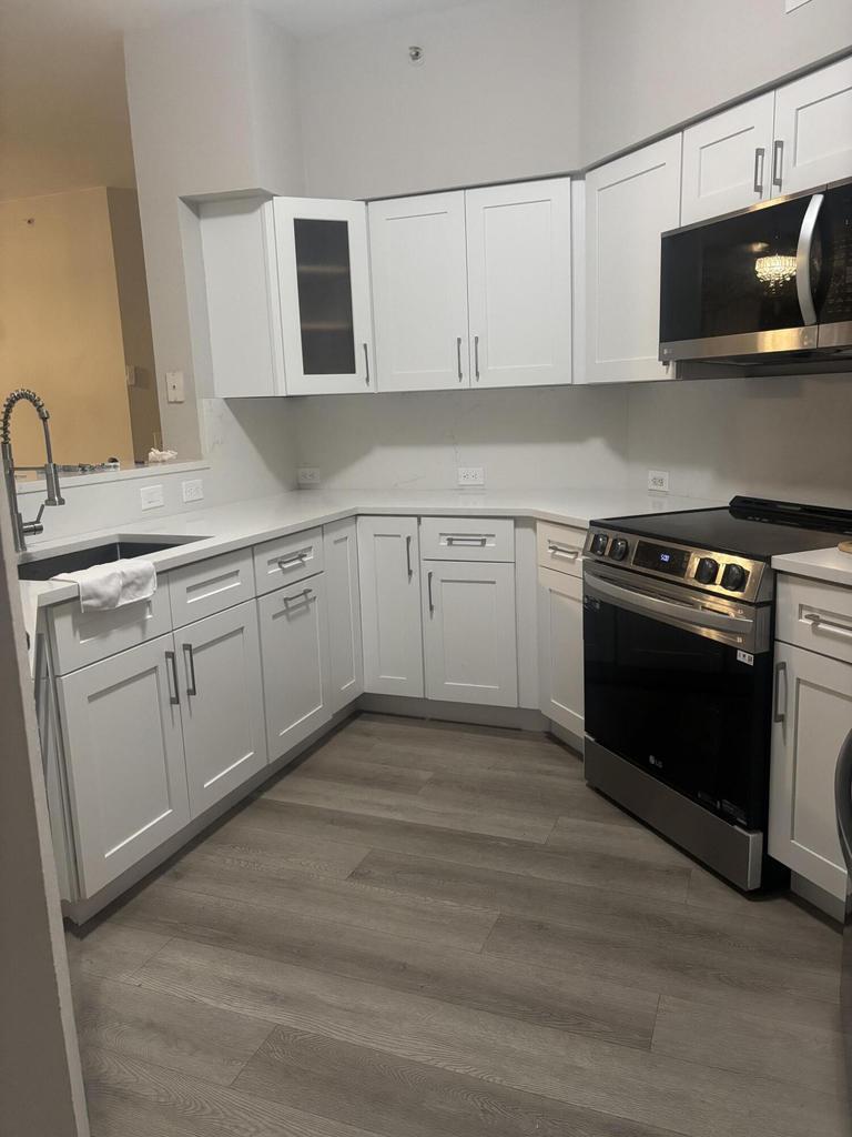 Building Photo - 350 Crestwood Cir