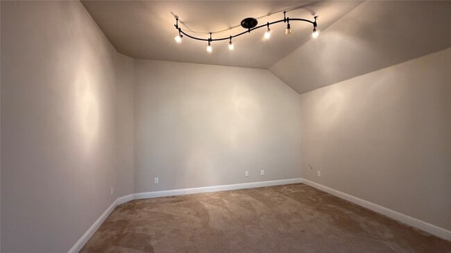 Building Photo - 6728 S Fork Dr