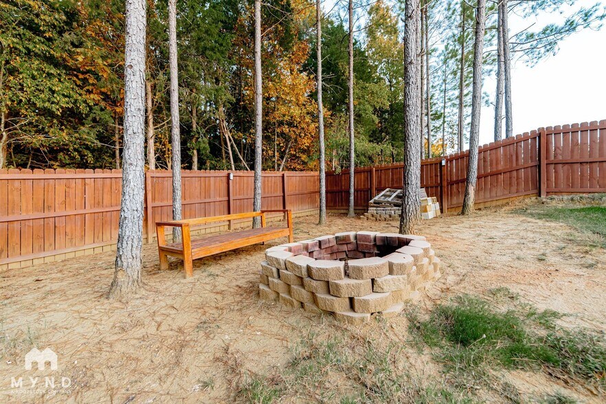 Building Photo - 7312 Amberly Hills Rd