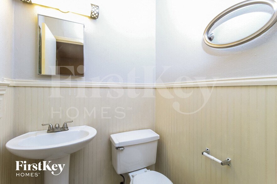 Building Photo - 3316 Sunnydale Ln