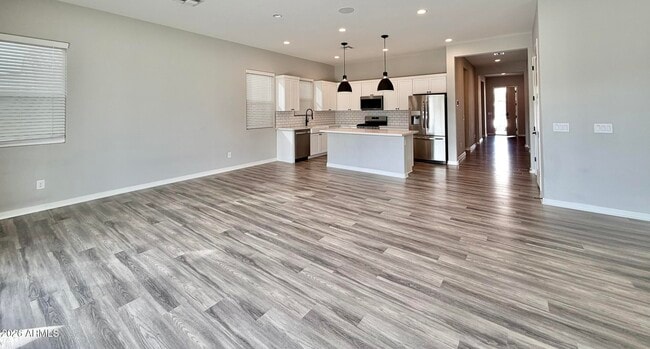 Building Photo - 10151 E Thunderbolt Ave