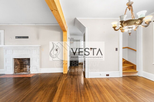 Building Photo - 68 Maple St