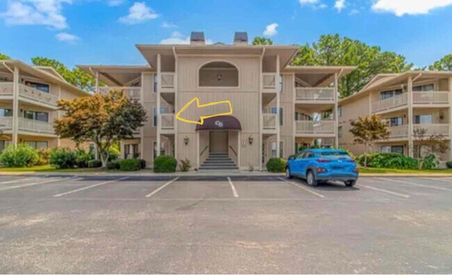 Building Photo - 4222 Pinehurst Cir