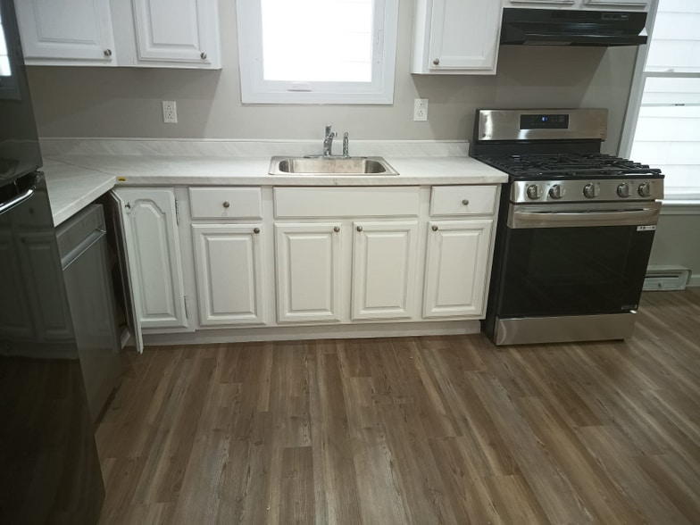 Building Photo - 57 Moreland St