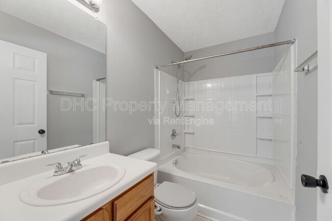 Building Photo - 5625 Strathmoor Manor Cir