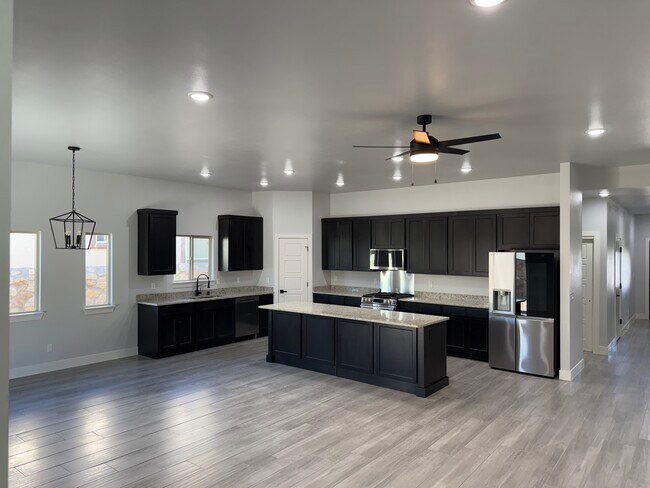 Building Photo - 14406 Smokey Point Dr