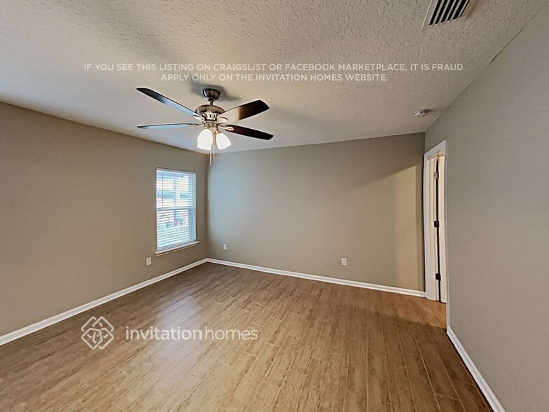 Building Photo - 78 Fallen Oak Tr