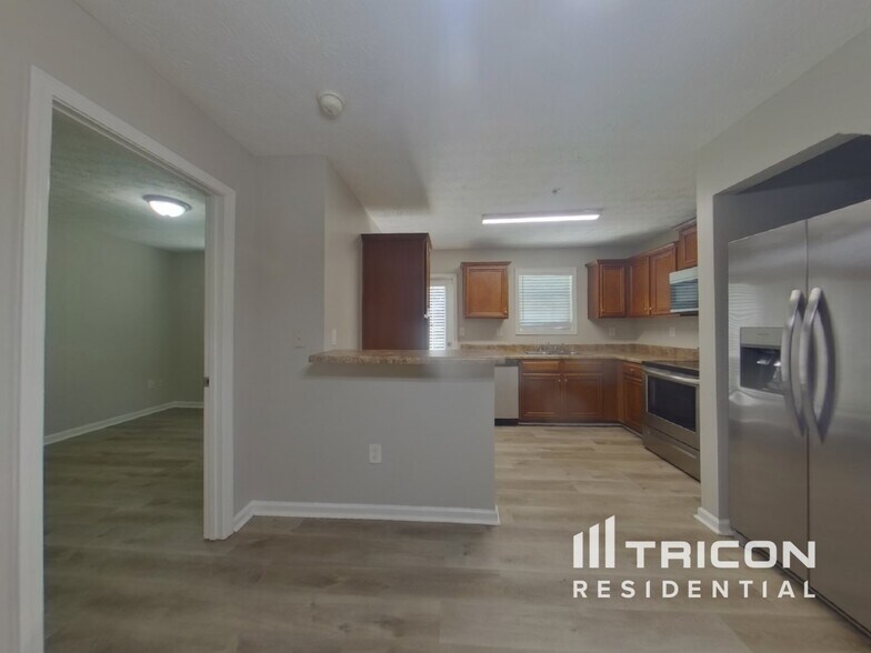 Building Photo - 1032 Wedgewood Ct NE