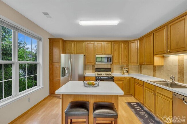 Building Photo - 548 St Andrews Pl