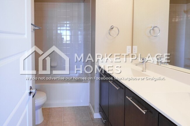 Building Photo - 10711 Truckee Cir