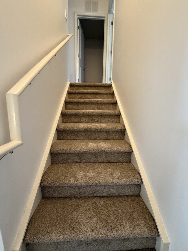 Building Photo - 3549 Saddlebrook Dr