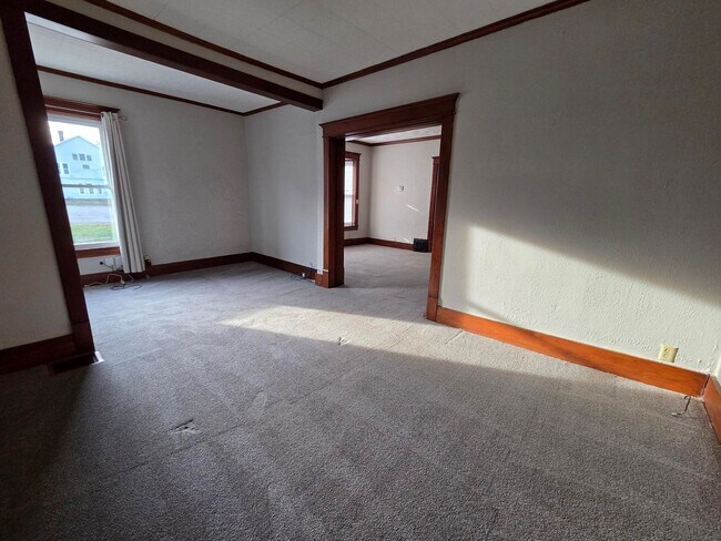 Building Photo - 202 East Walnut, Ashland