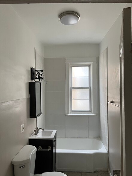 Bathroom 2 - 3940 W Gladys Ave