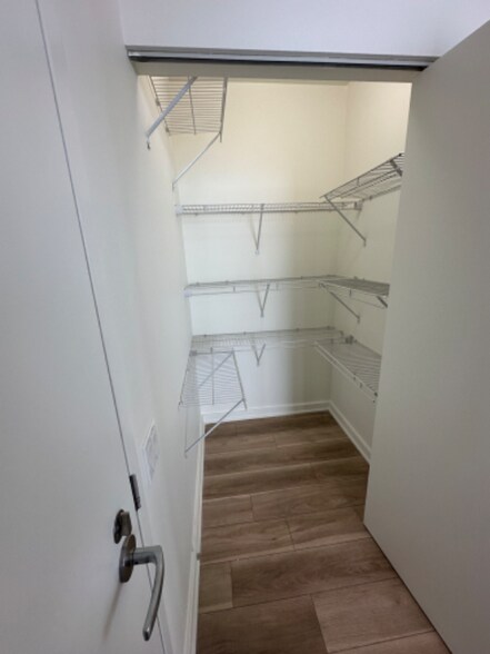 Building Photo - 335 E Wacker Dr