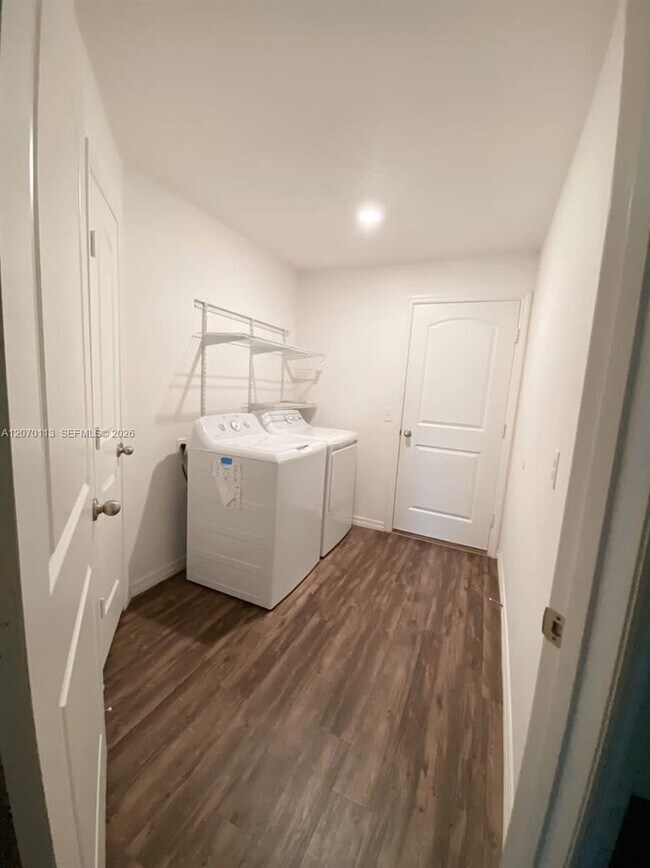 Building Photo - 2238 Caspian Dr