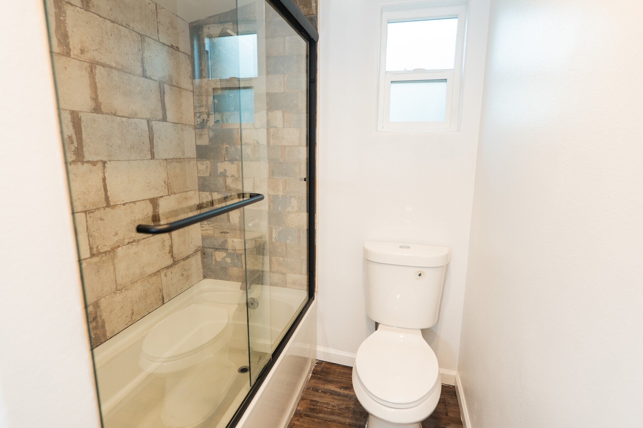 Building Photo - 940 S Bernal Ave