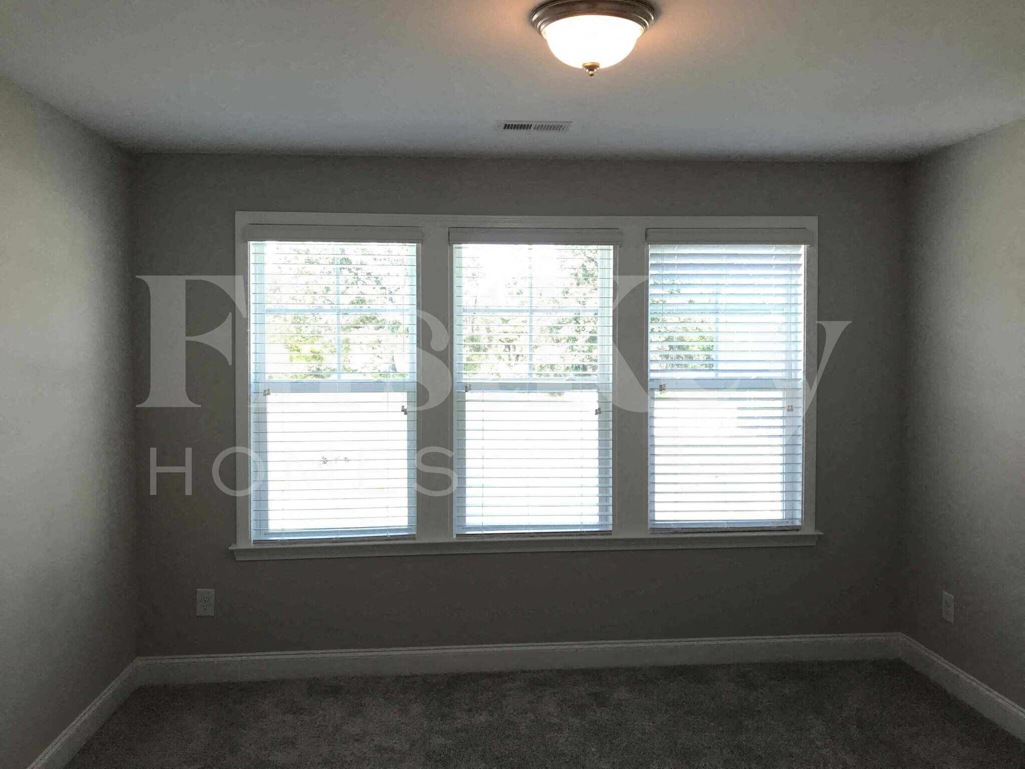 Building Photo - 84 Waterpine Dr