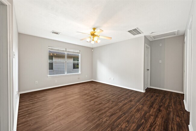 Building Photo - 3115 Glenthorpe Ln