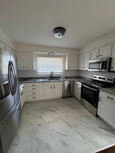 Building Photo - 4941 Kelsch Ln