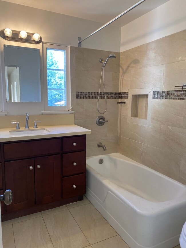 Building Photo - COMING SOON!  Beautiful 3 bedroom 2 bathro...