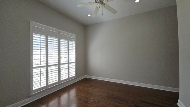 Building Photo - 92 Mozart Ln