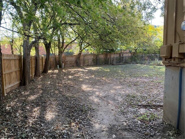 Building Photo - 6707 Skynook Dr