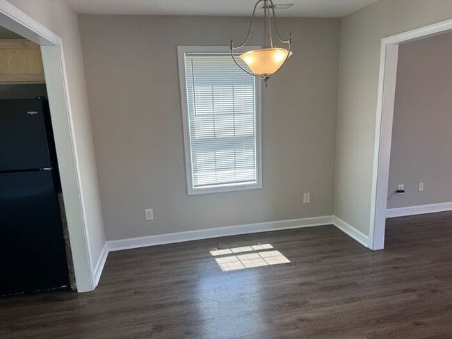 Building Photo - Convenient location near downtown Granite Quarry