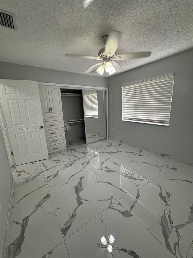 Building Photo - 8701 NW 109th Terrace