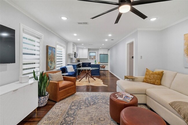 Building Photo - 3816 Collinwood Ave