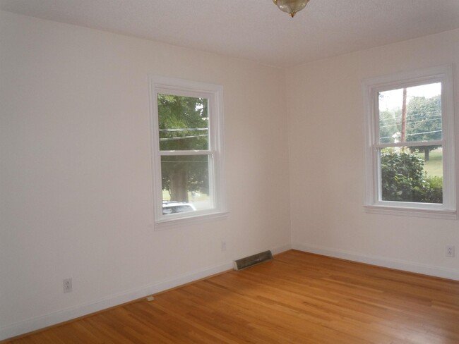Building Photo - 4014 Avera Ave