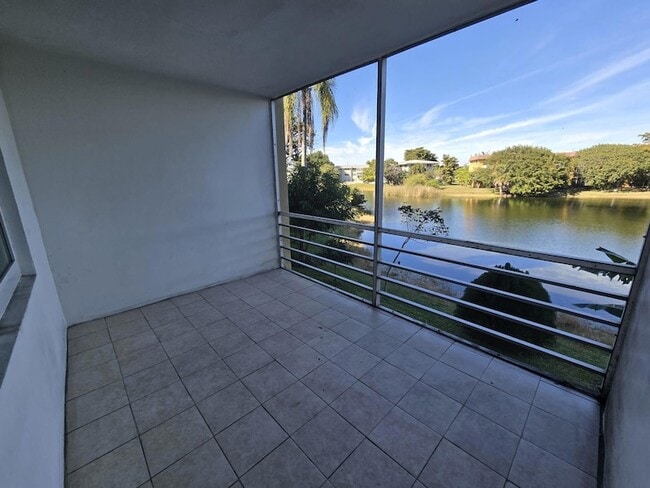 Building Photo - 5335 NW 10th Ct