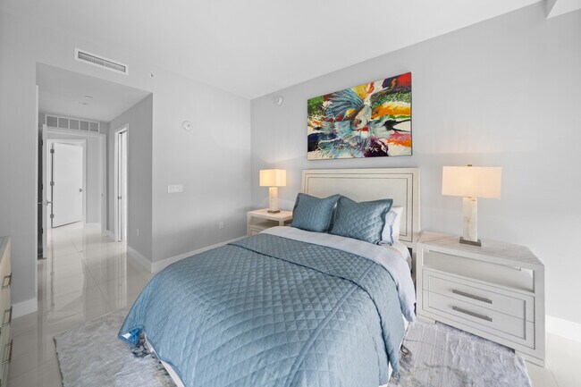 Building Photo - 3100 N Ocean Dr