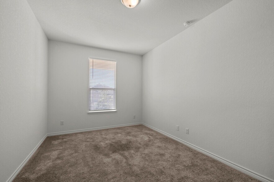 Building Photo - 3420 Taurus Sky