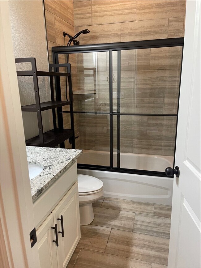 Building Photo - 1506 SW Edinburgh Ave