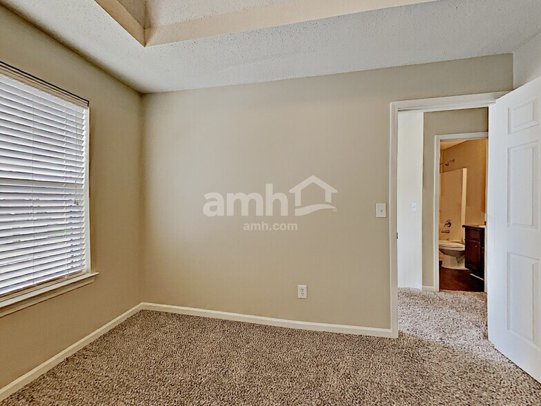 Building Photo - 1124 Stepping Stone Ln