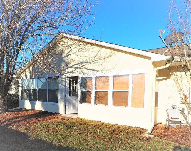 Building Photo - Home in Glenlakes Subdivision!