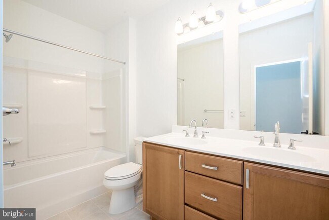 Building Photo - 8104 Donatello Dr