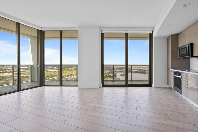 Building Photo - 2000 Metropica Wy