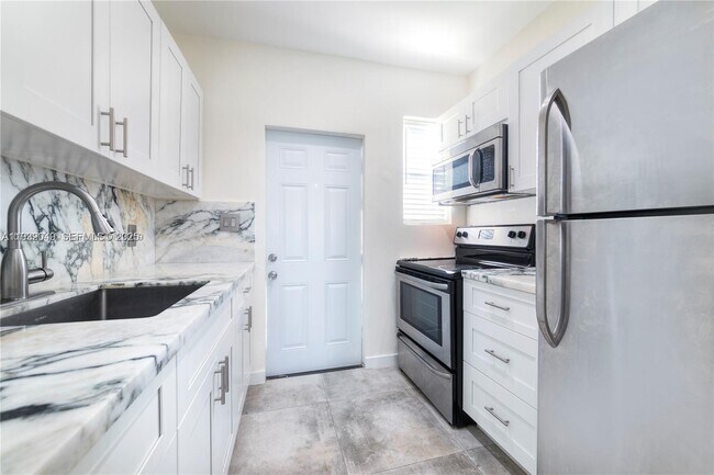 Building Photo - 7975 Crespi Blvd