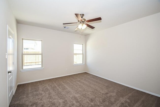 Building Photo - 826 Wembley Wood Wy