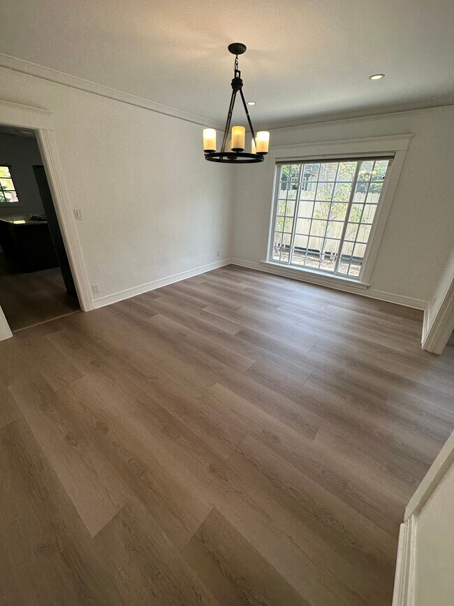 Dining Room - 6551 Fountain Ave